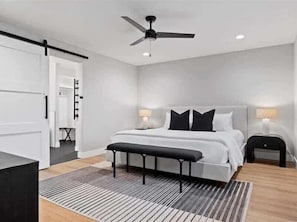 4 habitaciones, tabla de planchar con plancha, cuna de viaje y wifi 