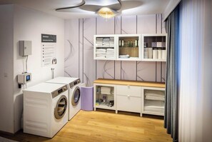 المنشأة من الداخل