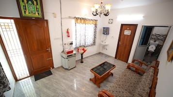 23 inci televisyen LED dengan kabel, pendiangan