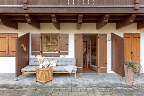 Terrace/patio - Dein Einladendes 1-zi-luxus-apartment Ciao-aschau Fewo Bergsteigerdorf (Aschau im Chiemgau)