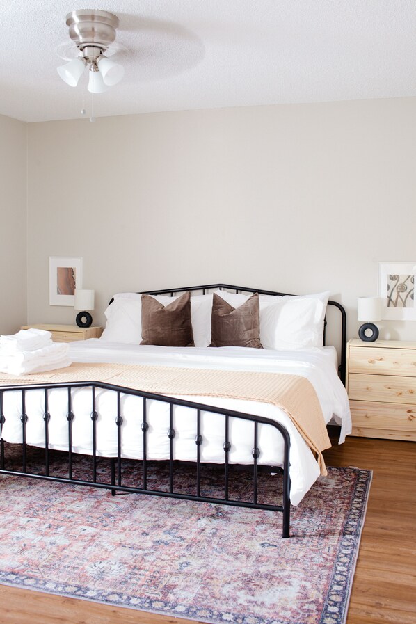 2 bedrooms, iron/ironing board, free WiFi, bed sheets