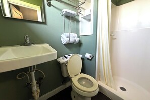 Room - Budget Inn By Oyo Corpus Christi Beach GA (Portland)