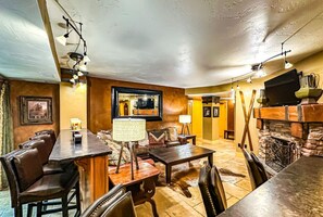 TV, fireplace, video games, DVD player - Ski-In/Ski-Out Serenity at Shadow Ridge (Park City)