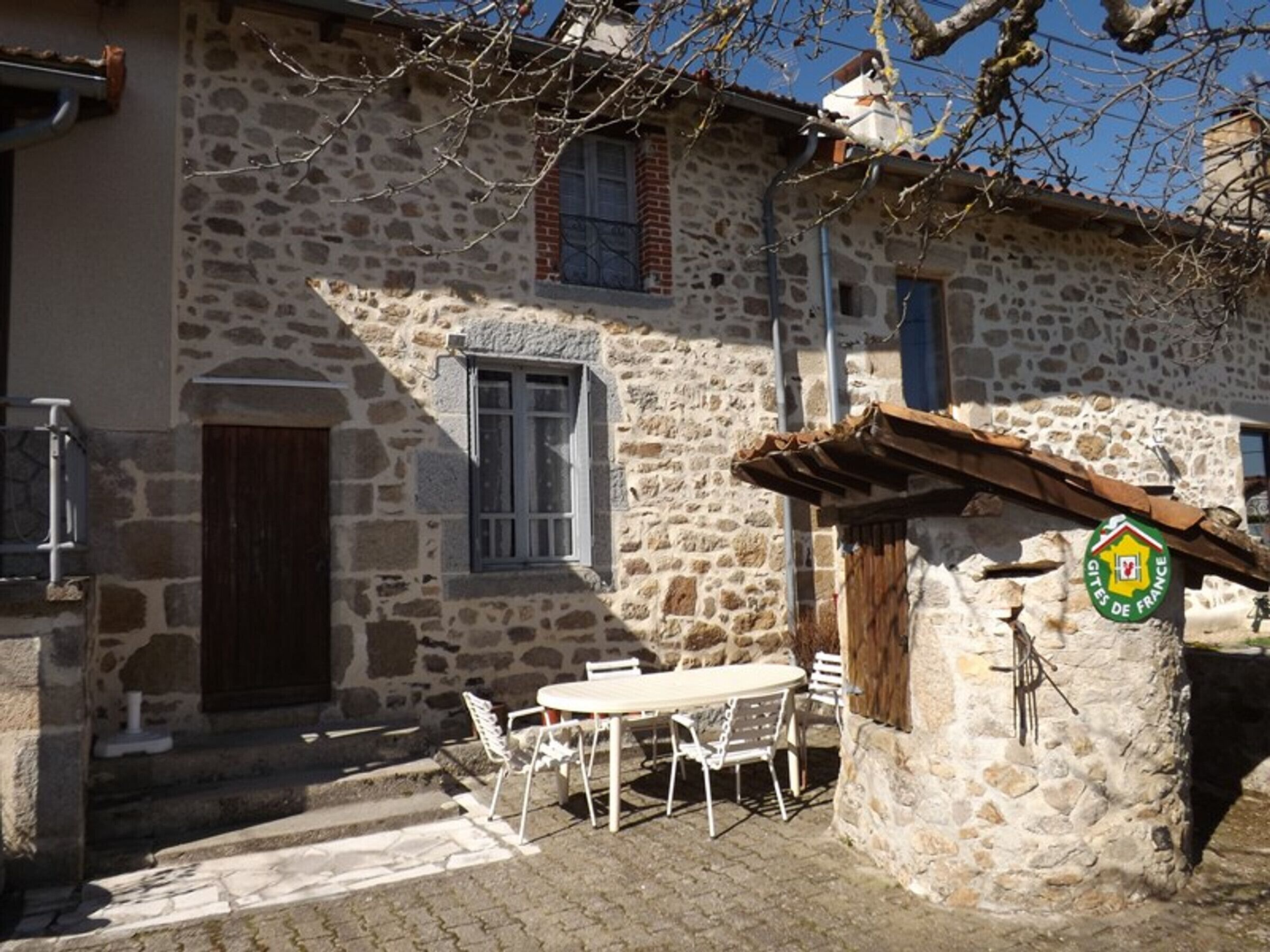 Gite Glénat, 2 bedrooms, 4 persons