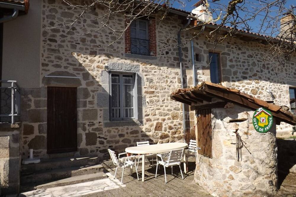 Gite Glénat, 2 bedrooms, 4 persons