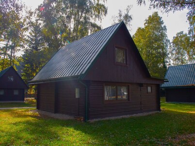 Nice apartment in villa for 12 people with WIFI, TV, patio and pets allowed