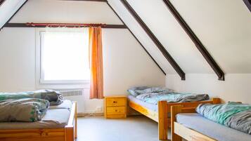 4 quartos, Wi-Fi de cortesia, roupa de cama