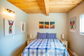 3 多间卧室、办公桌、熨斗/熨衣板、旅行婴儿床