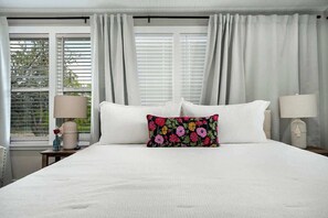 5 habitaciones, tabla de planchar con plancha, wifi y ropa de cama 