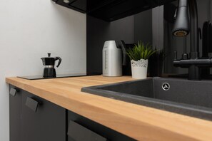 Réfrigérateur, four, plaque de cuisson, lave-vaisselle