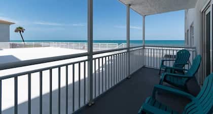 Oceanfront Updated Condo - Direct Beach Access!