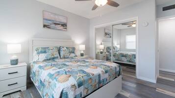 2 bedrooms, desk, iron/ironing board, WiFi