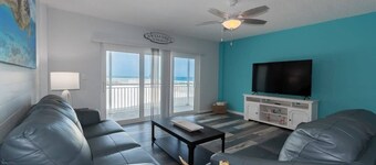 Oceanfront Updated Condo - Direct Beach Access!
