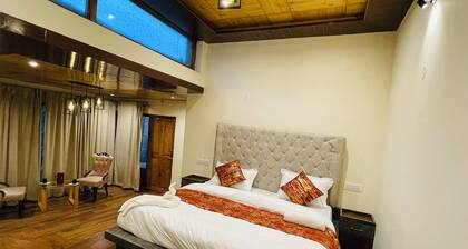 Thiksey Monastery 5km, Shanti Stupa 7km from the property