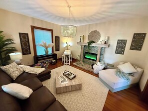 TV, fireplace, offices