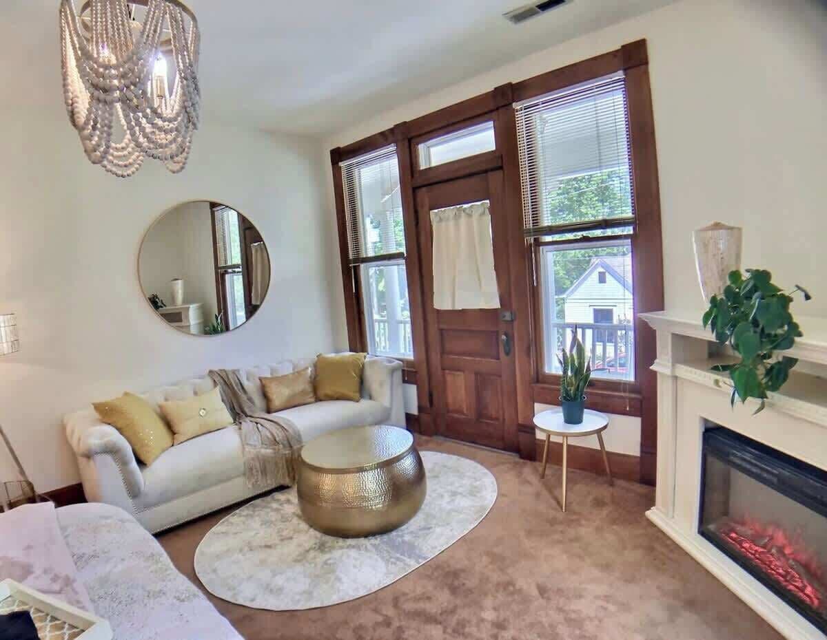 TV, fireplace, offices