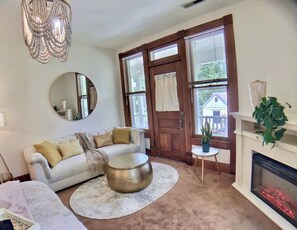 TV, fireplace, offices