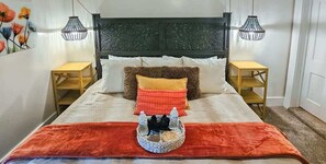 2 عدّة غرف نوم ومكواة/لوح كي وواي فاي وملاءات أسرّة