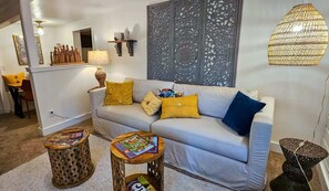 Televisión, chimenea, oficina