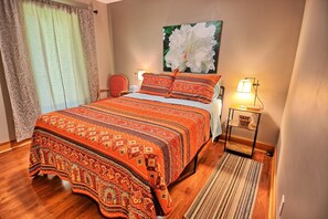 3 bedrooms, desk, iron/ironing board, free WiFi