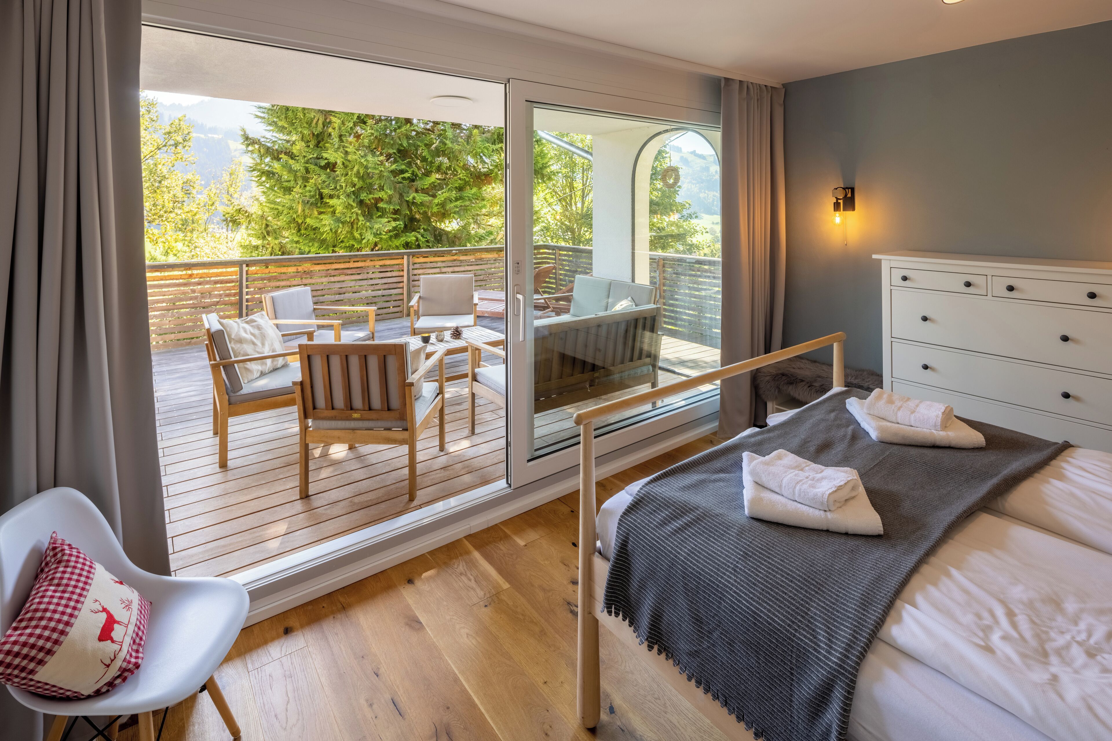 5 slaapkamers, een strijkplank/strijkijzer, wifi, beddengoed