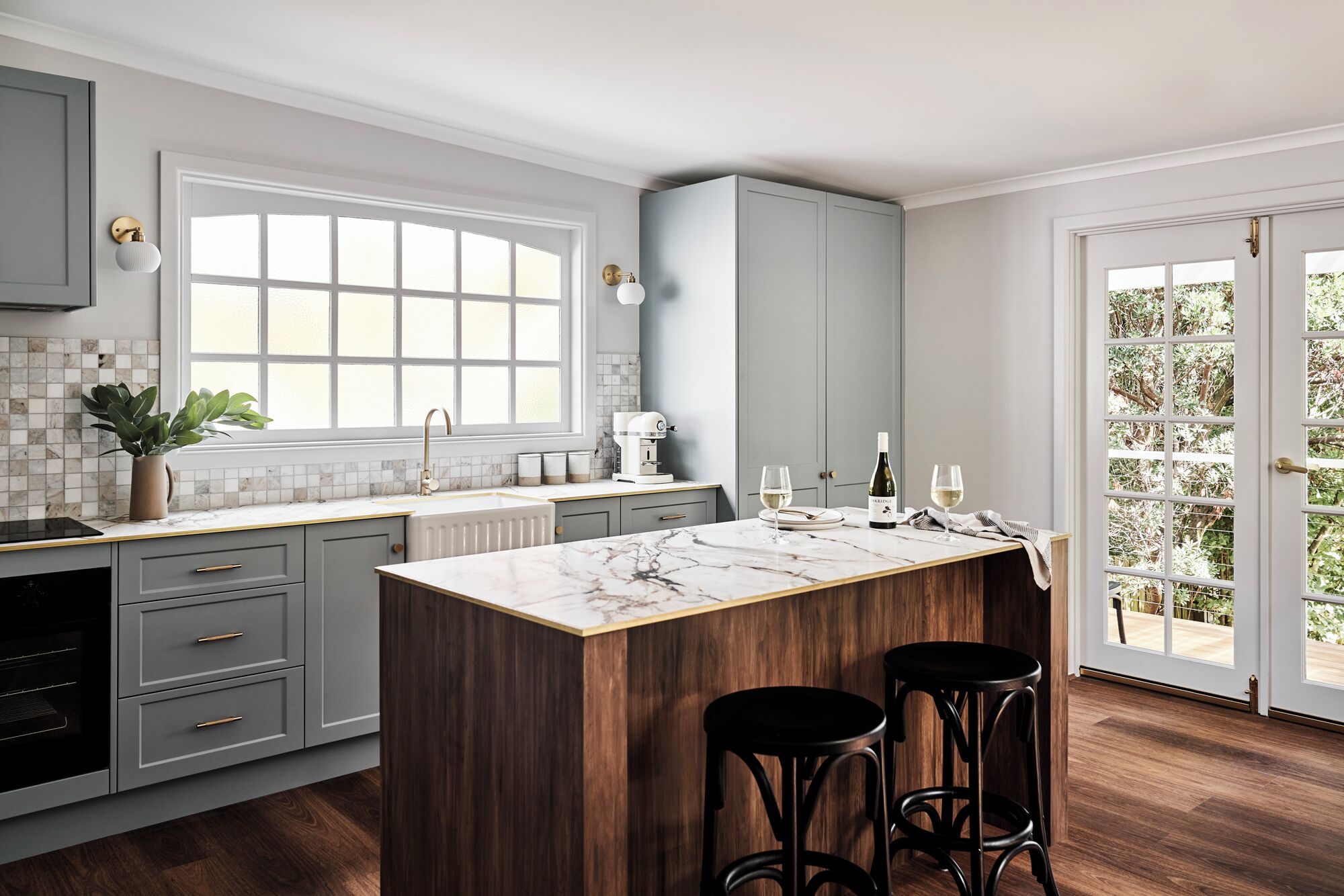 Fridge, oven, dishwasher