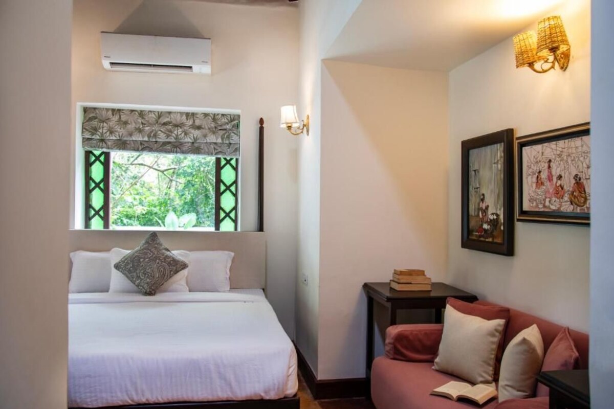 Premium bedding, pillowtop beds, soundproofing, WiFi (free)