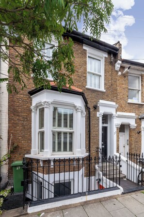 Exterior - 5 Bed Apartment in Hammersmith (London)