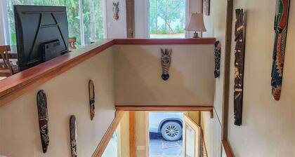 Gretas Place Secluded Woodsy Retreat with Water View