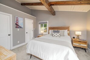 6 bedrooms, internet, bed sheets - Lake Life Balance |  Excellent Location (Macon)