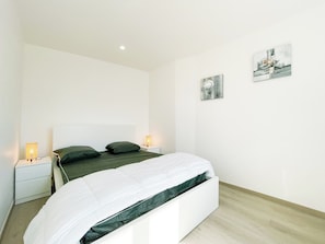 2 bedrooms, WiFi, bed sheets