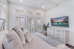 5 bedrooms, desk, iron/ironing board, WiFi