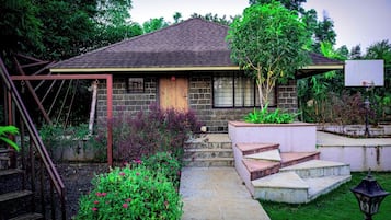Family Villa | 1 bedroom, free WiFi