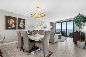 Dining - Low Summer Rates! Beachfront Condo w/ Panoramic Beach Views, 6-seat Golf Cart (Miramar Beach)