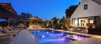 Spectacular Healdsburg Manor-4BR/4.5BA, POOL+2 SPA!