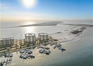 Marina - The Tipsea Turtle 401 | Harbor Views | Large Balcony | Heated Pool | Walk to Beach (Destin)