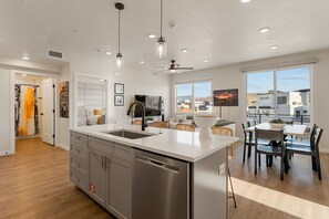 Interior - Coco Dunes: Desert Color Lagoon + Beaches (St. George)