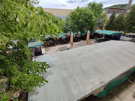 Außenbereich. Hotel Béke Sziget