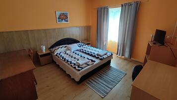 Basic-Zimmer, 1 Doppelbett, eigenes Bad
