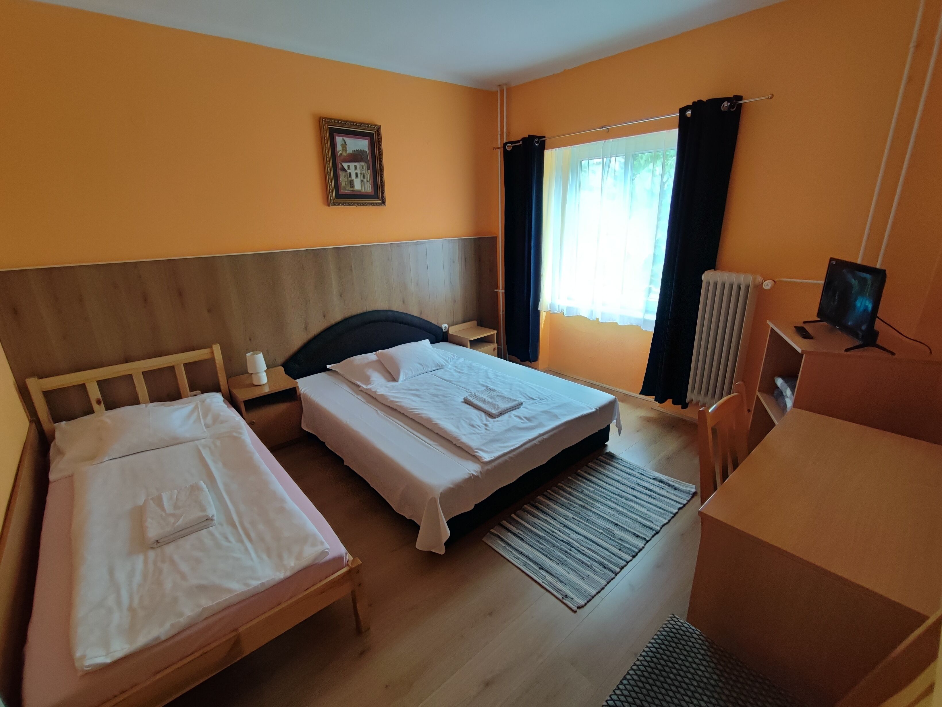 1 habitación, escritorio y wifi gratis 