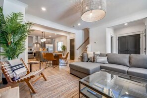 Smart TV, offices - Three Luxury Townhomes | Near Five Points (Nashville)