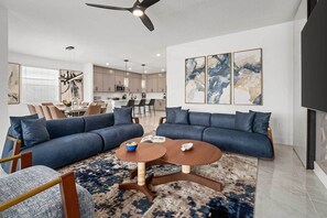 Smart TV, videojuegos, futbolito, estéreo