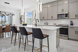 Fridge, microwave, oven, stovetop - The Sublime | Deluxe home w pool, huge LR/DR, epic theme BR, near top theme park (Orlando)