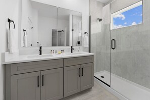 Hair dryer, towels - Isabella’s Island | Peaceful home w pool, luxe BRs - at the center of everything (Orlando)