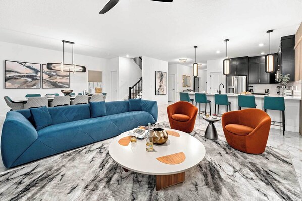 TV connectée, jeux vidéo, baby-foot, chaîne hi-fi