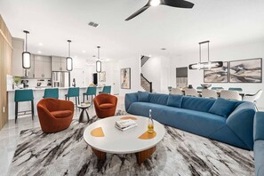 スマートテレビ、テレビゲーム、テーブルサッカー台、ステレオ