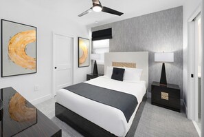 6 slaapkamers, een strijkplank/strijkijzer, reisbedje, gratis wifi