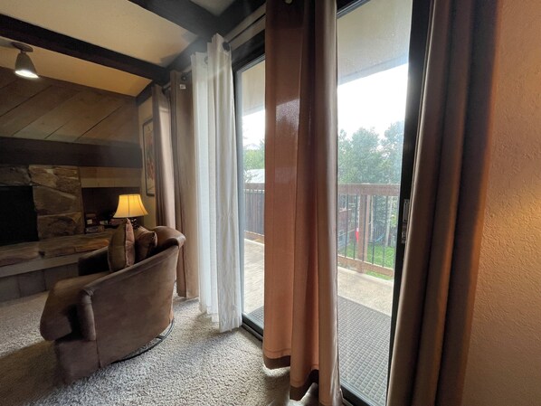 TV, DVD player - LongBranch 209, 30 days or more! (Breckenridge)