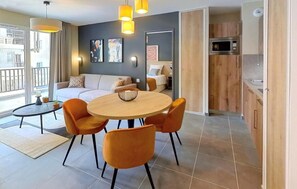 Living area - Wifi, 100m from ski slopes, sauna, hammam, parking, tv, ski locker, 37m², Auron (Auron)