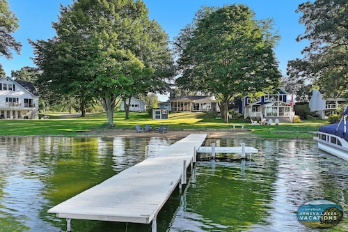 Sandy Shore |Lakeside |Boat Pier on Powers Lake |Swimming |Picturesque Views |Unforgettable Memories